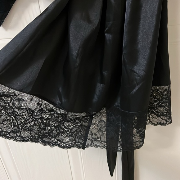 Sexy Satin Robe - Picture 8 of 8